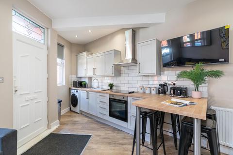 undefined, Knowle Grove, Leeds LS4