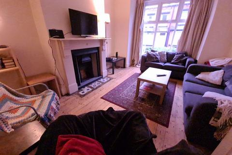 4 bedroom house to rent, Hessle Terrace, Leeds LS6
