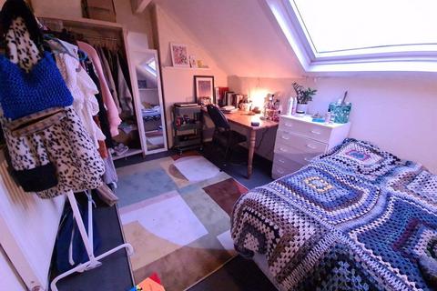 4 bedroom house to rent, Hessle Terrace, Leeds LS6