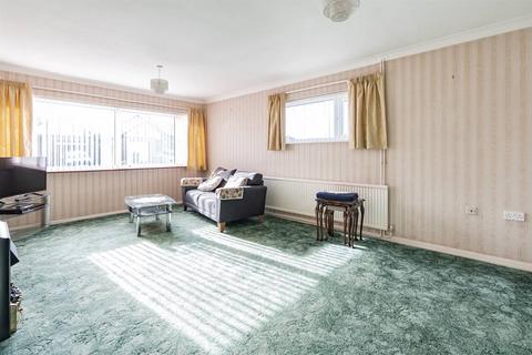 2 bedroom detached bungalow for sale, Meadow Close, Herne Bay