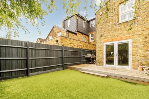 10 Elthorne Avenue, London, W7 2JN