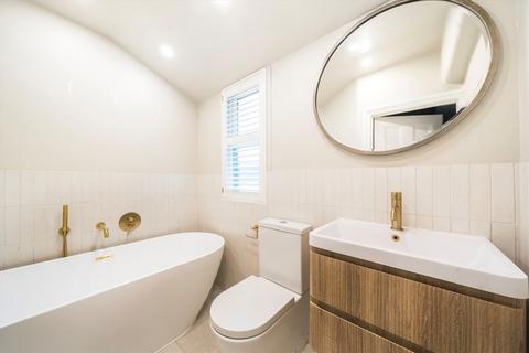 10 Elthorne Avenue, London, W7 2JN