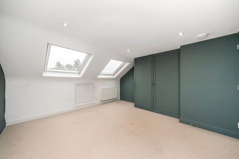 10 Elthorne Avenue, London, W7 2JN