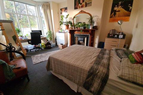 8 bedroom house to rent, Ash Grove, Leeds LS6
