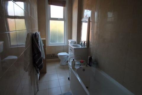 8 bedroom house to rent, Ash Grove, Leeds LS6