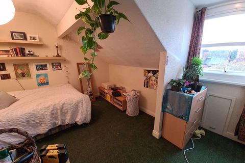 8 bedroom house to rent, Ash Grove, Leeds LS6