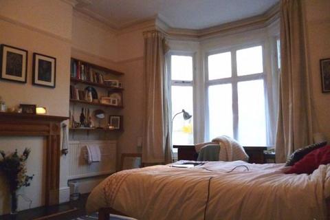 6 bedroom house to rent, Victoria Road, Leeds LS6