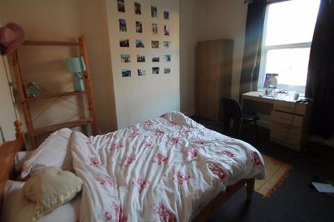 6 bedroom house to rent, Victoria Road, Leeds LS6