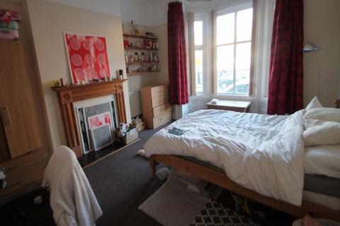 6 bedroom house to rent, Victoria Road, Leeds LS6
