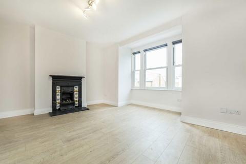 2 bedroom flat to rent, Florence Road, London W4