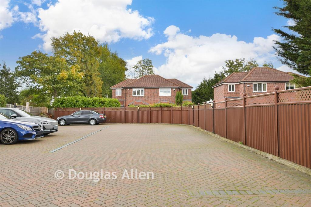 Driveway/Parking