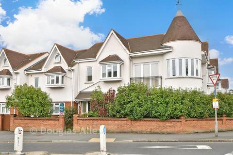 2 bedroom flat for sale, Squirrels Heath Lane, Gidea Park, Essex