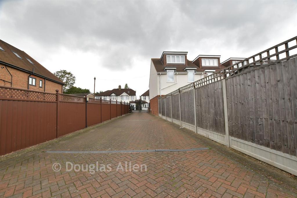 Driveway/Parking