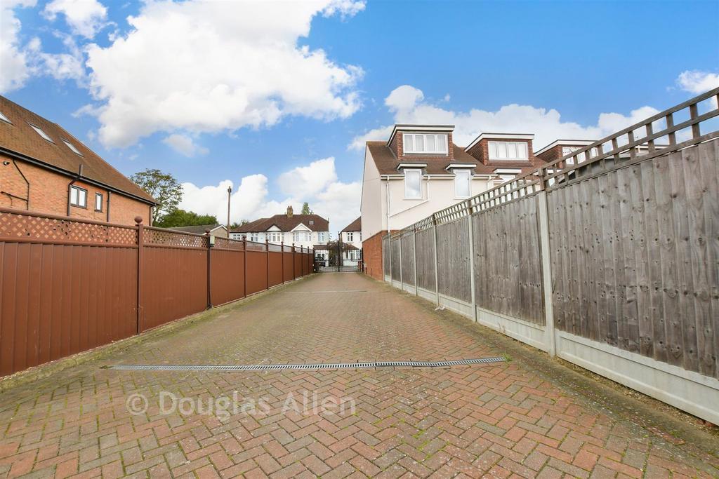 Driveway/Parking