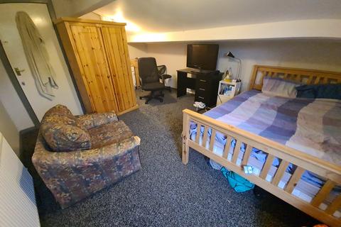 5 bedroom house to rent, Richmond Mount, Leeds LS6