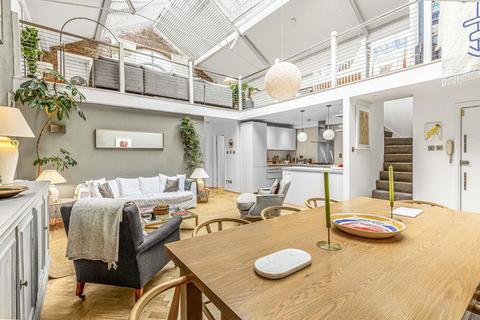 2 bedroom flat for sale, Institute Place, London E8