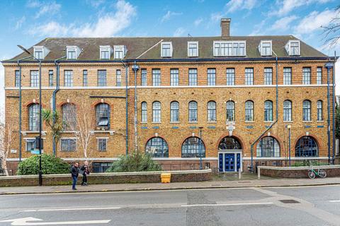 2 bedroom flat for sale, Institute Place, London E8