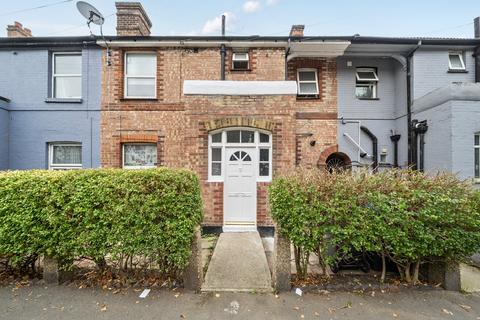 Raleigh Gardens, Mitcham CR4