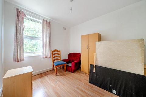 3 bedroom terraced house for sale, Raleigh Gardens, Mitcham CR4