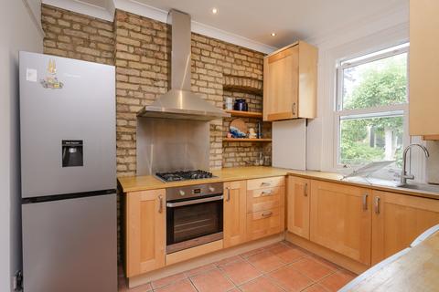 undefined, Woodside, London SW19