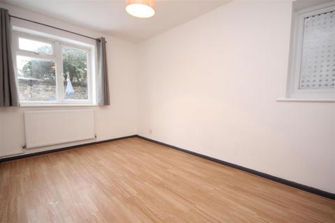 2 bedroom maisonette to rent, Drummond Road, Guildford