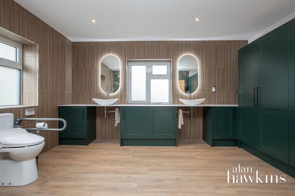 En-Suite Shower Room