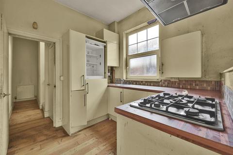 3 bedroom flat for sale, Westbere Road, London NW2