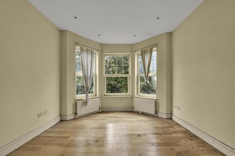 3 bedroom flat for sale, Westbere Road, London NW2