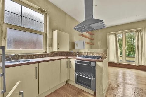 3 bedroom flat for sale, Westbere Road, London NW2