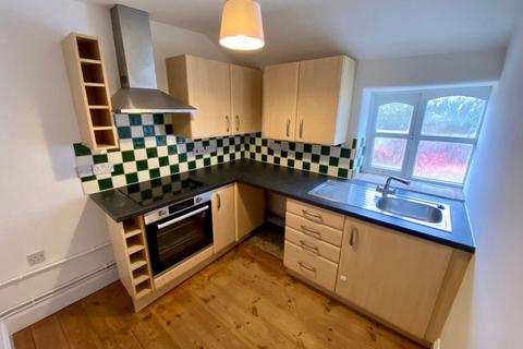 3 bedroom flat to rent, The Street Blofield Norwich