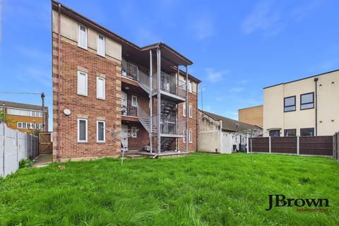 1 bedroom flat for sale - Melbourne Road, Tilbury, Essex, RM187AZ