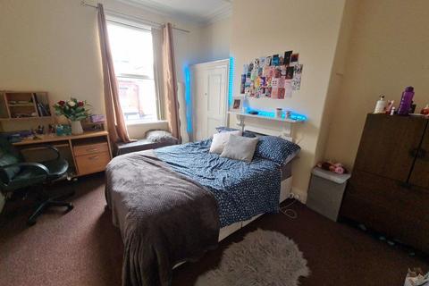 6 bedroom house to rent, Brudenell Road, Leeds LS6