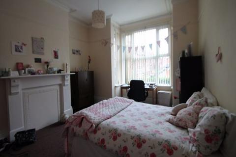 6 bedroom house to rent, Brudenell Road, Leeds LS6