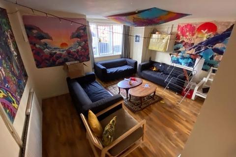 6 bedroom house to rent, Brudenell Mount, Leeds LS6