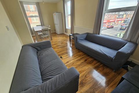 6 bedroom house to rent, 4a Brudenell Grove, Leeds LS6