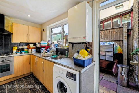 3 bedroom terraced house for sale, Gillett Avenue, E6