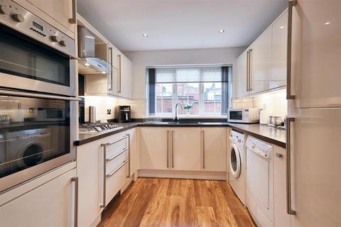 undefined, Bentley Avenue, Bakersfields, Nottingham