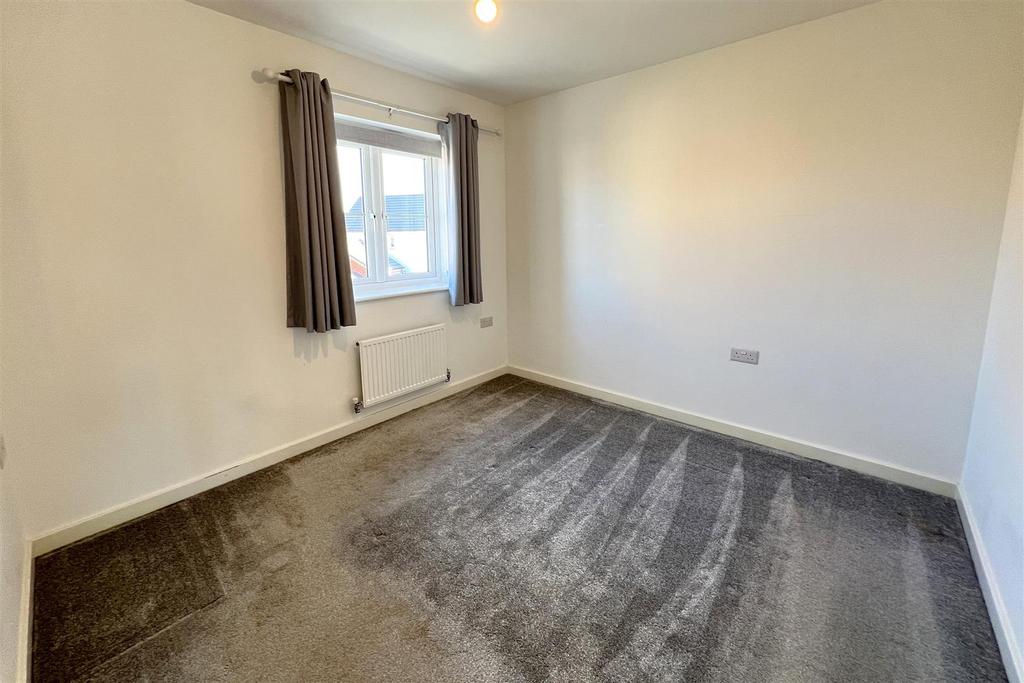 Bedroom 1.JPG