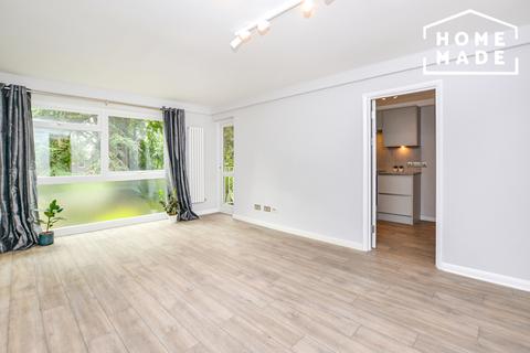 2 bedroom flat to rent, Sinclair Court, Beckenham, BR3