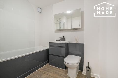 2 bedroom flat to rent, Sinclair Court, Beckenham, BR3