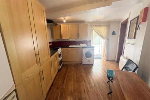 undefined, Appletongate, Newark