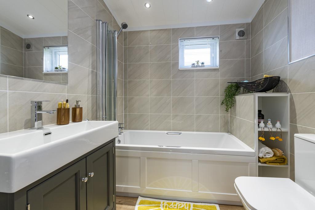 Omar Alderney Bathroom1
