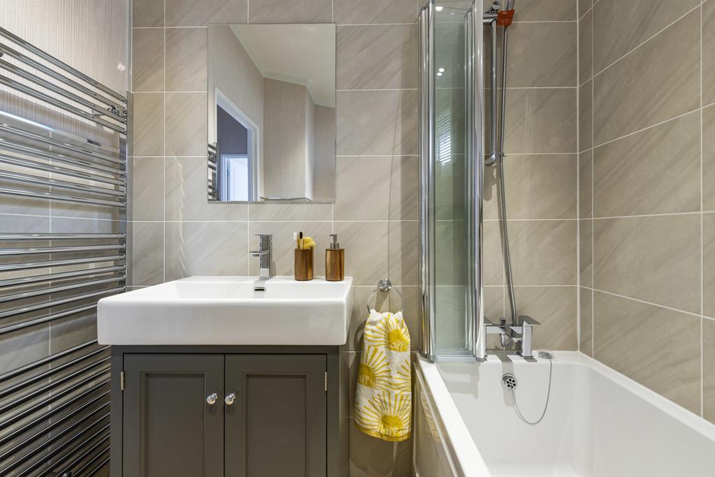 Omar Alderney Bathroom2
