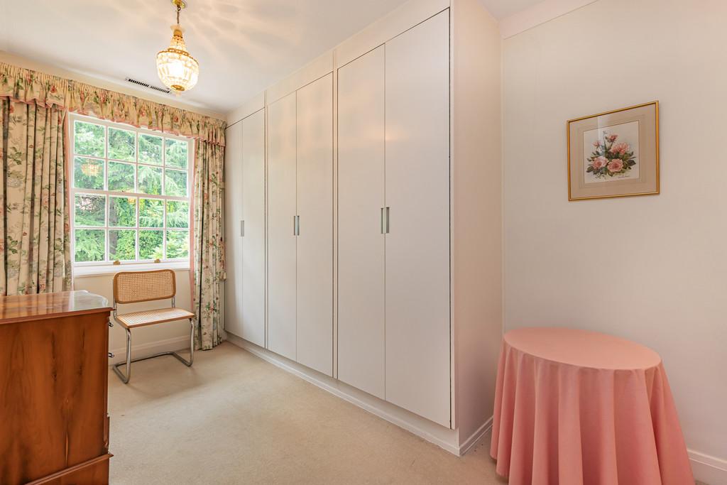 Bedroom 1 - Dressing Area