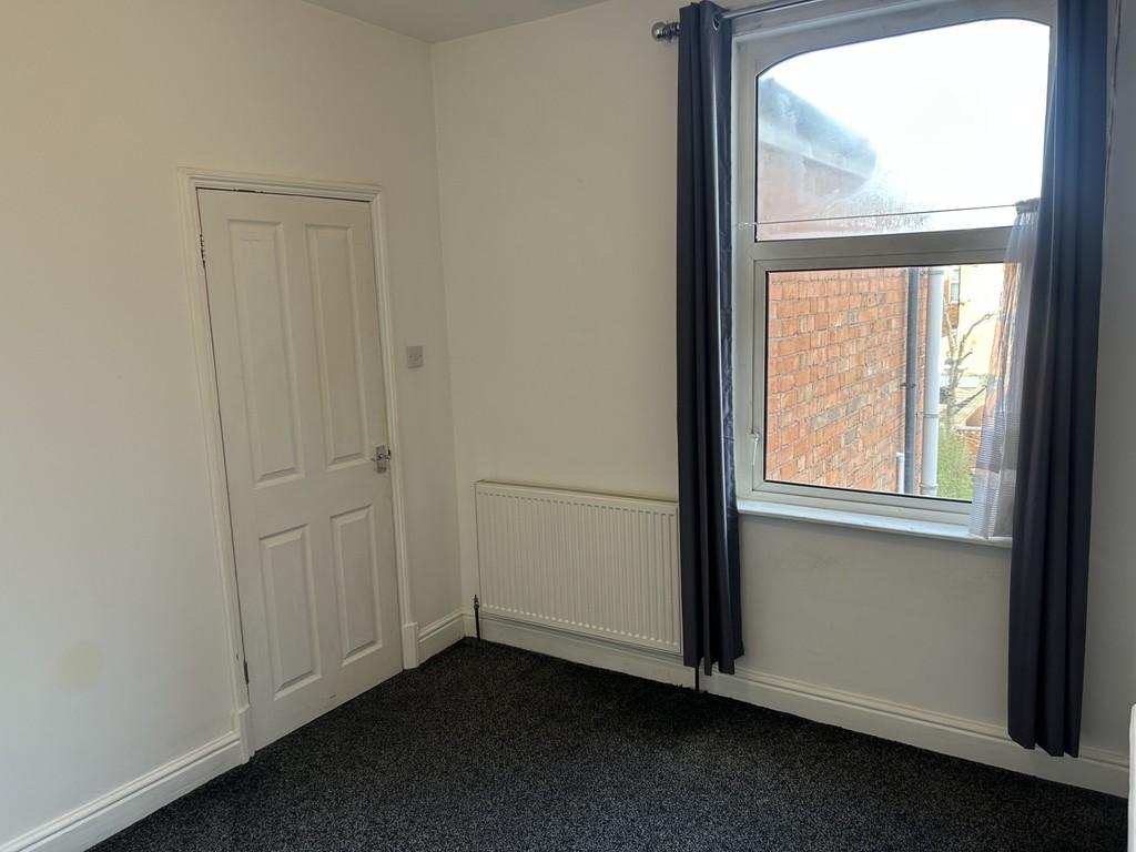 Second bedroom 1