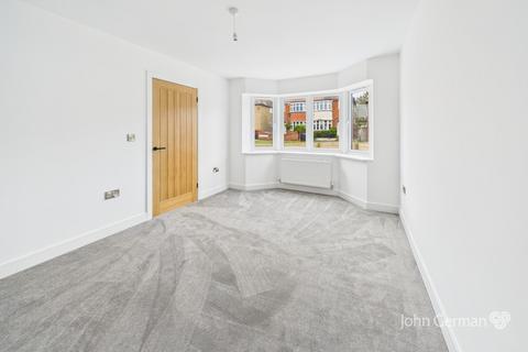 3 bedroom detached house for sale, Parklands Drive, Loughborough