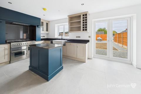 3 bedroom detached house for sale, Parklands Drive, Loughborough