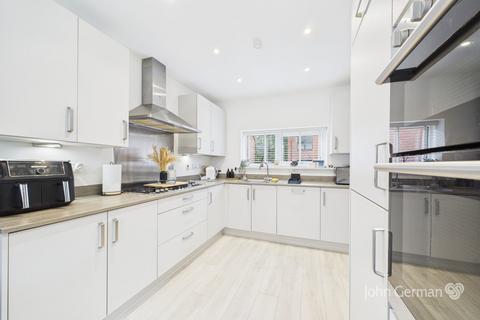 3 bedroom detached house for sale, Friesian Way, Uttoxeter