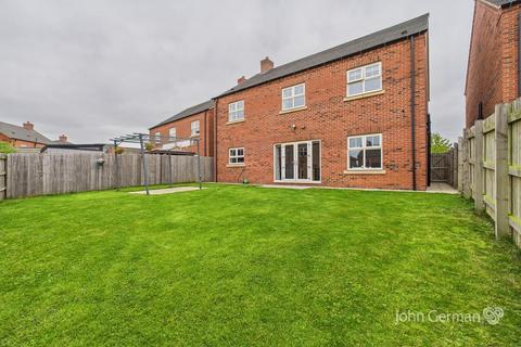 5 bedroom detached house for sale, Oak Road, Burton-on-Trent