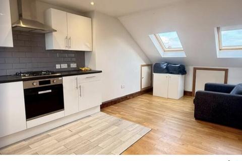 1 bedroom flat to rent, Montana Road, London
